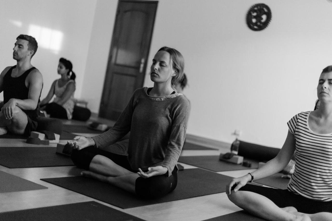 Surf Yoga Ericeira Guest House Exterior foto